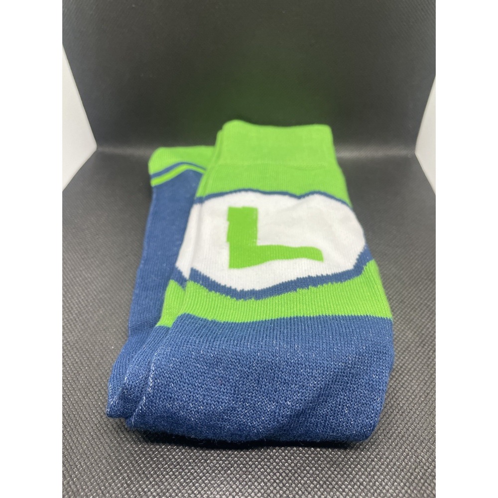 Luigi Themed Super Mario Men's Crew Socks Size 8-112